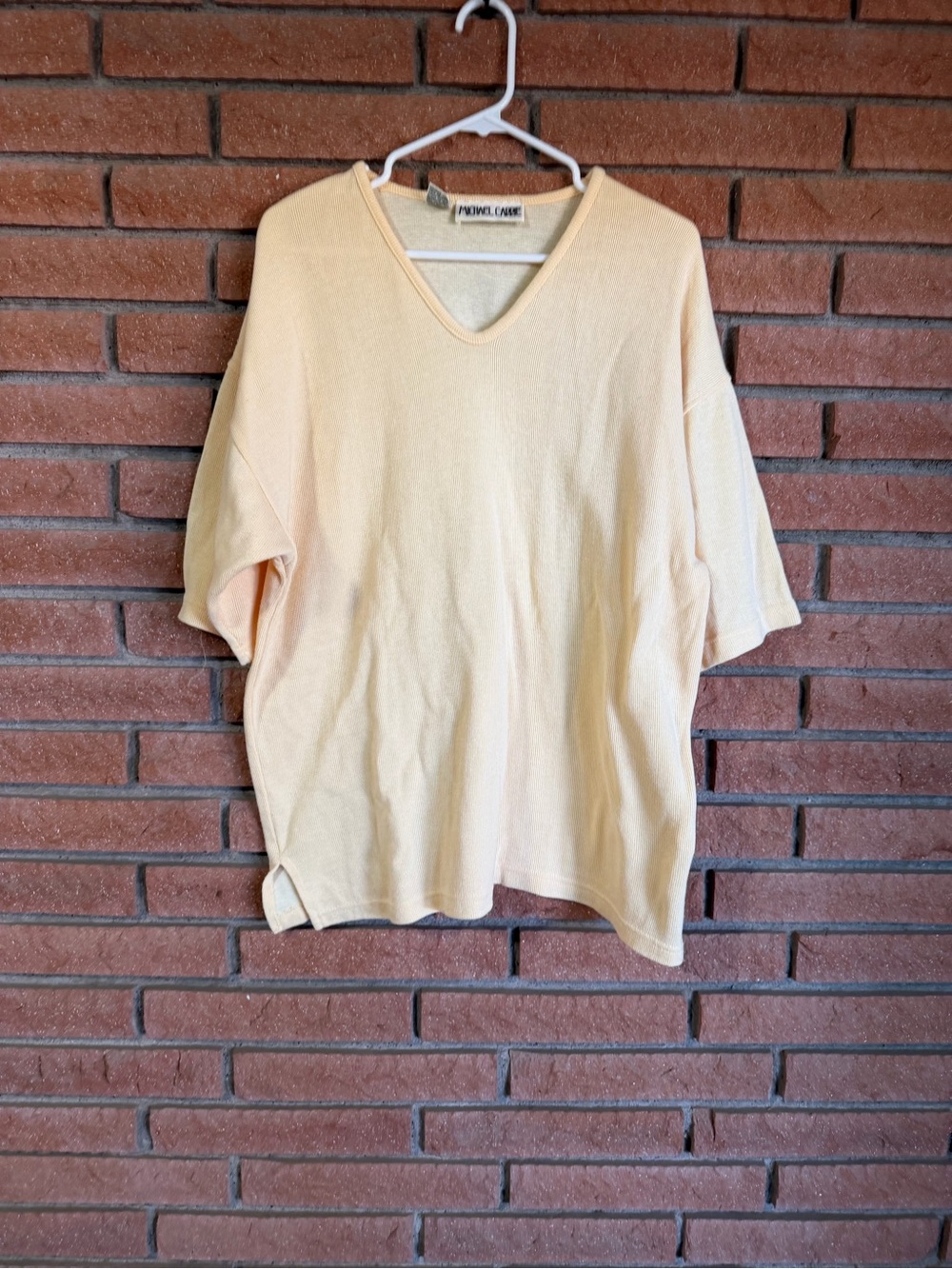 Private Label Cream V-Neck Short Sleeve Tee